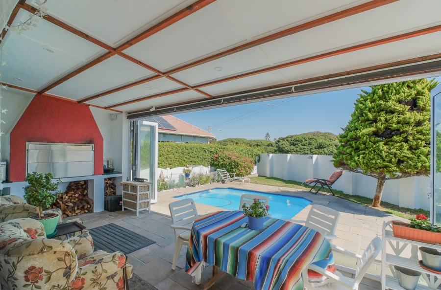 4 Bedroom Property for Sale in Kommetjie Western Cape